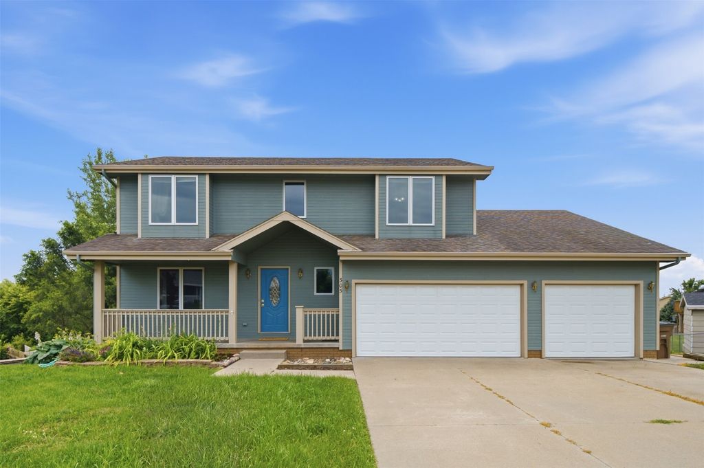 305 Marshall Court, Runnells, IA 50237
