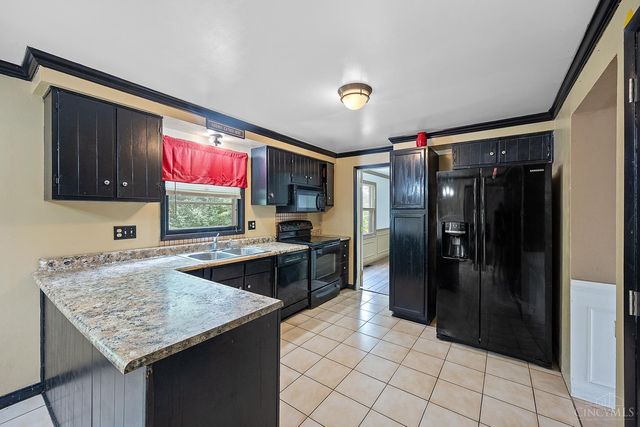 800 Cedarhill Drive, Springdale, OH 45240
