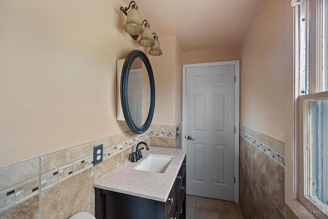 800 Cedarhill Drive, Springdale, OH 45240