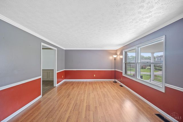800 Cedarhill Drive, Springdale, OH 45240