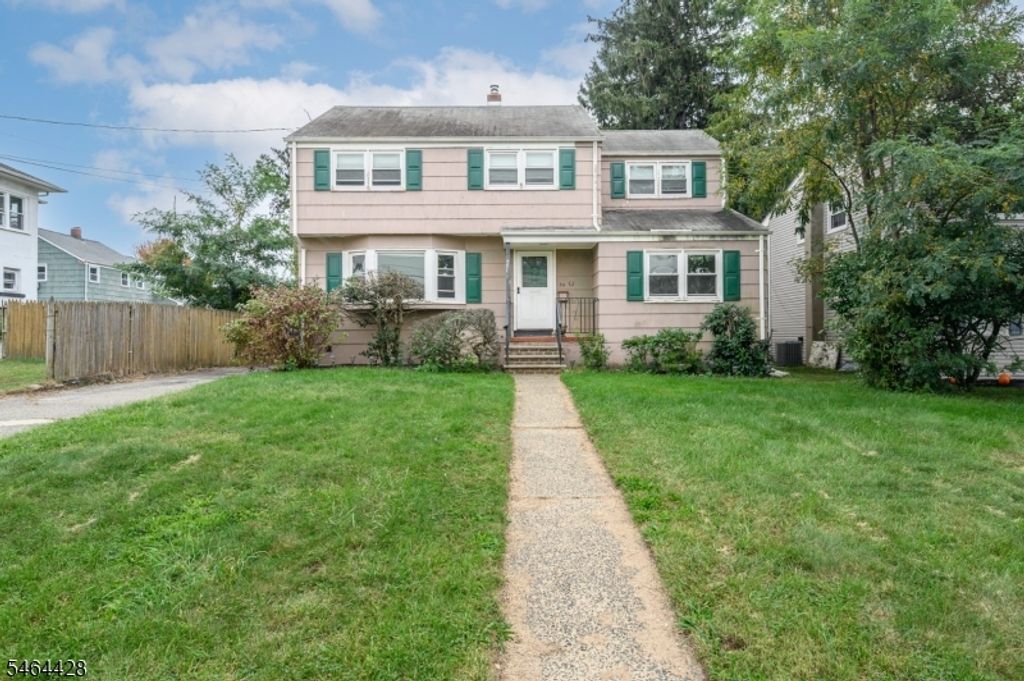311 Oak Pkwy, Dunellen Boro, NJ 08812 — exterior