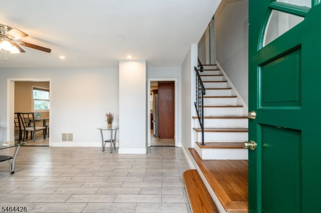 311 Oak Pkwy, Dunellen Boro, NJ 08812 — photo 2