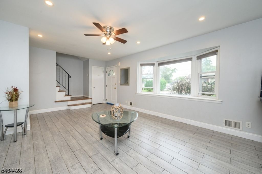 311 Oak Pkwy, Dunellen Boro, NJ 08812 — photo 4