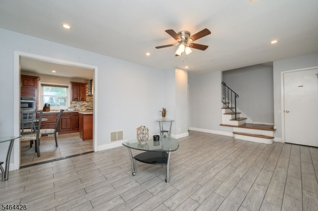 311 Oak Pkwy, Dunellen Boro, NJ 08812 — photo 5
