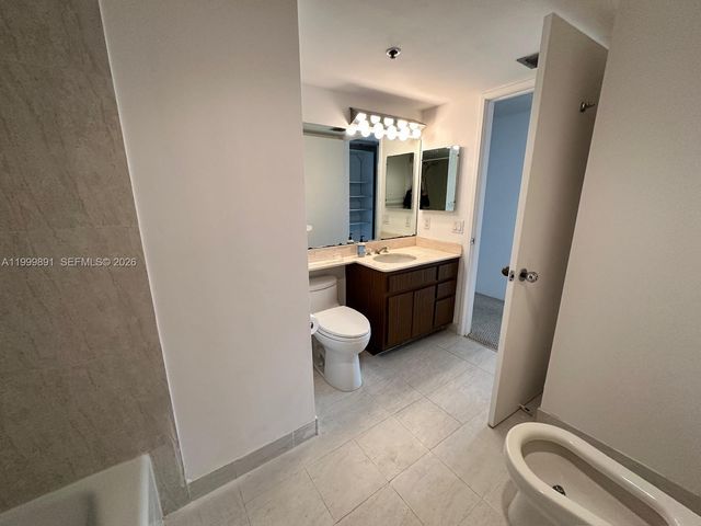 201 Crandon Blvd 304, Key Biscayne, FL 33149