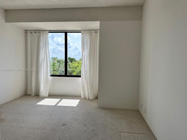 201 Crandon Blvd 304, Key Biscayne, FL 33149