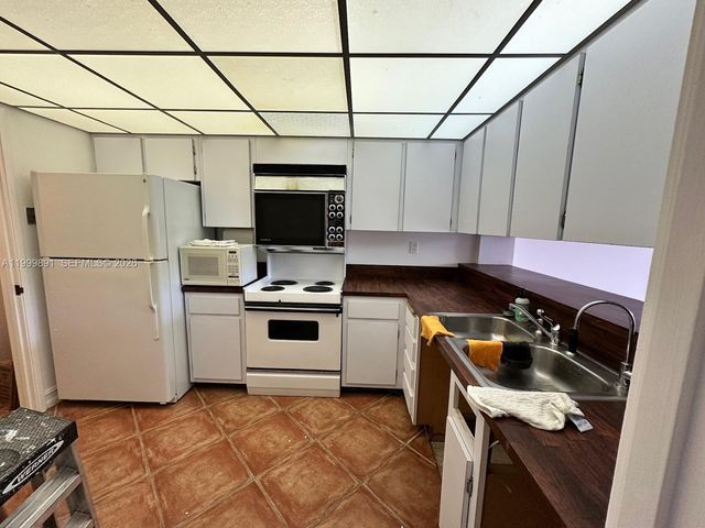 201 Crandon Blvd 304, Key Biscayne, FL 33149