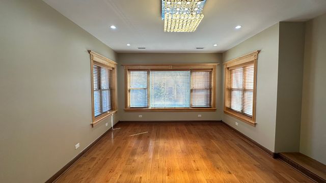 5716 N Campbell Avenue 2, Chicago, IL 60659