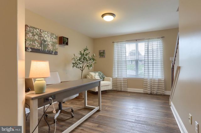 2 FREYS RD, Elizabethtown, PA 17022