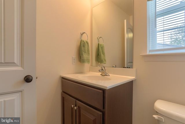 2 FREYS RD, Elizabethtown, PA 17022
