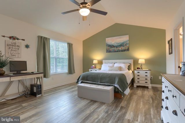 2 FREYS RD, Elizabethtown, PA 17022