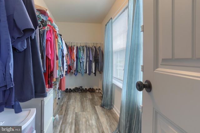 2 FREYS RD, Elizabethtown, PA 17022