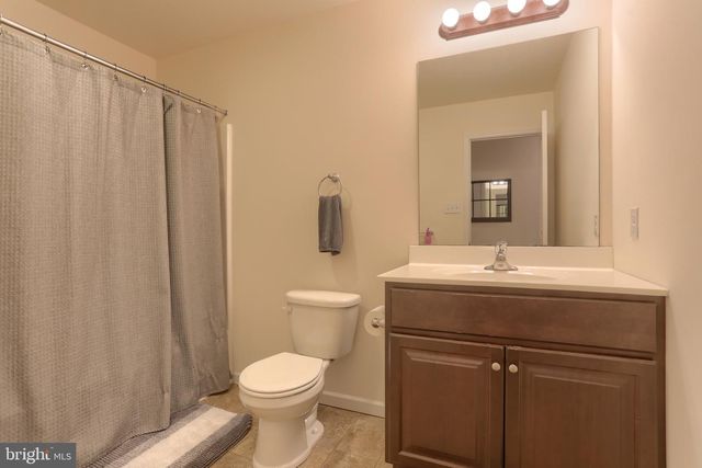 2 FREYS RD, Elizabethtown, PA 17022
