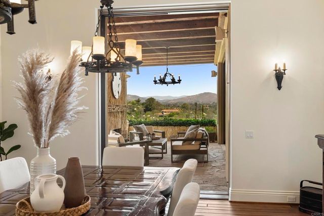 5423 Calzada Del Bosque, Rancho Santa Fe, CA 92067