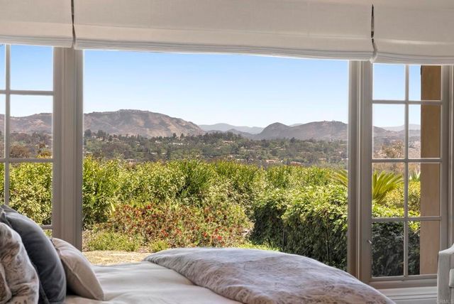 5423 Calzada Del Bosque, Rancho Santa Fe, CA 92067