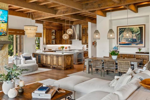 5423 Calzada Del Bosque, Rancho Santa Fe, CA 92067