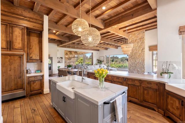 5423 Calzada Del Bosque, Rancho Santa Fe, CA 92067