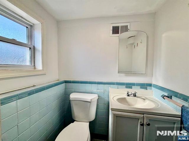 62 Howland Avenue, Teaneck, NJ 07666
