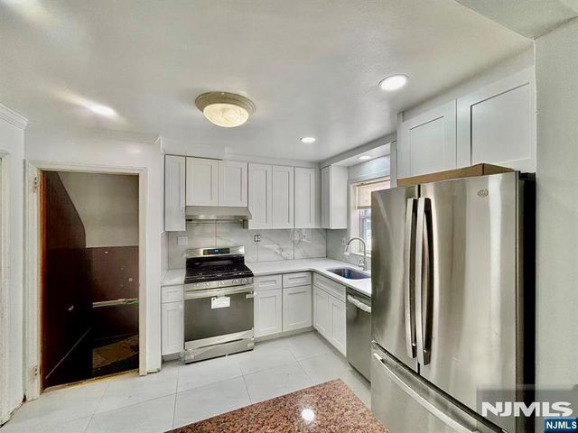 62 Howland Avenue, Teaneck, NJ 07666