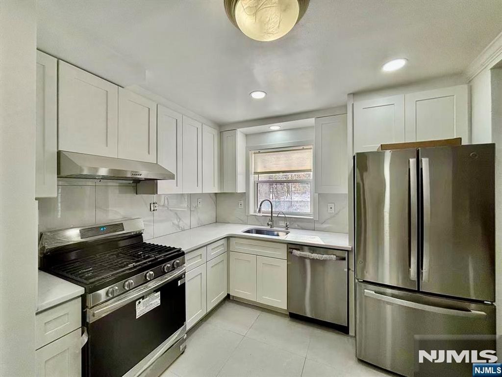 62 Howland Avenue, Teaneck, NJ 07666