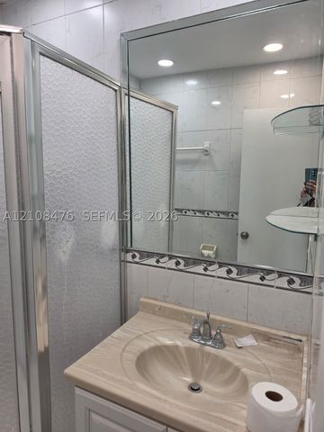 1400 NW 43rd Ter 202, Lauderhill, FL 33313