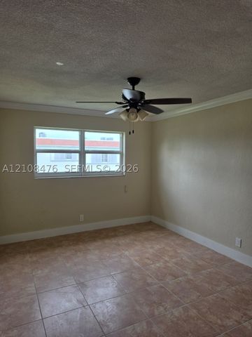 1400 NW 43rd Ter 202, Lauderhill, FL 33313