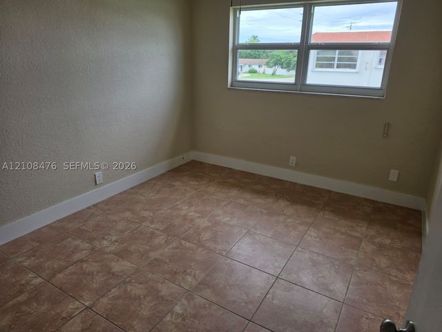 1400 NW 43rd Ter 202, Lauderhill, FL 33313