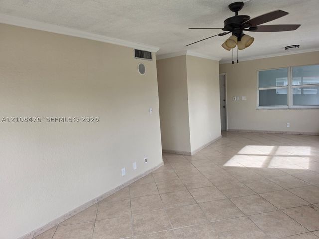 1400 NW 43rd Ter 202, Lauderhill, FL 33313