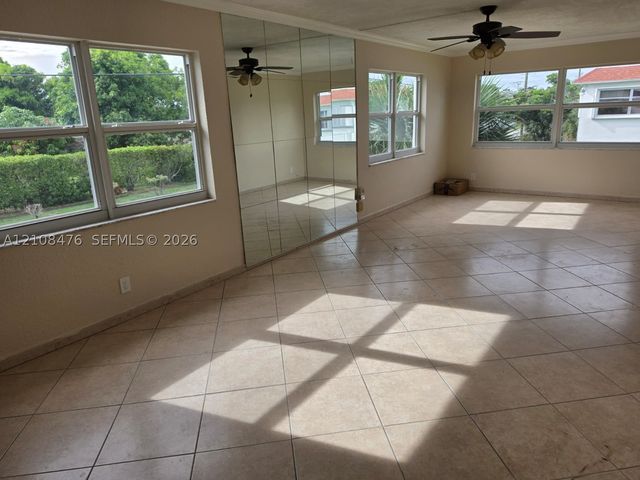 1400 NW 43rd Ter 202, Lauderhill, FL 33313