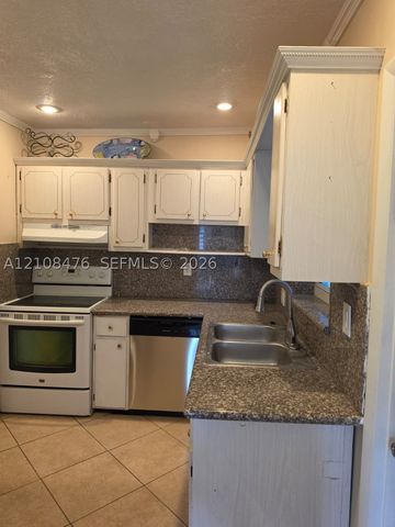 1400 NW 43rd Ter 202, Lauderhill, FL 33313