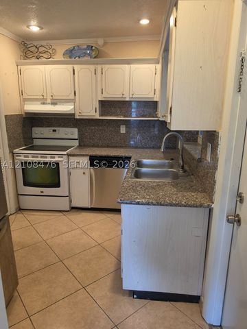 1400 NW 43rd Ter 202, Lauderhill, FL 33313