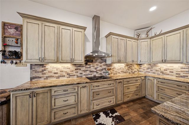 561 Carmel Dr, Sandia, TX 78383