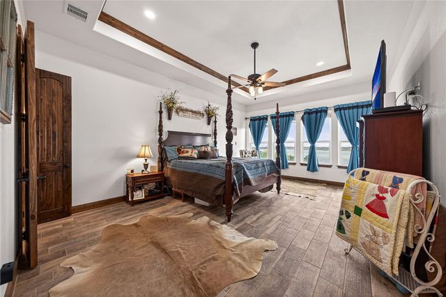 561 Carmel Dr, Sandia, TX 78383