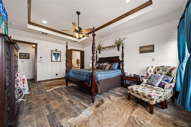 561 Carmel Dr, Sandia, TX 78383