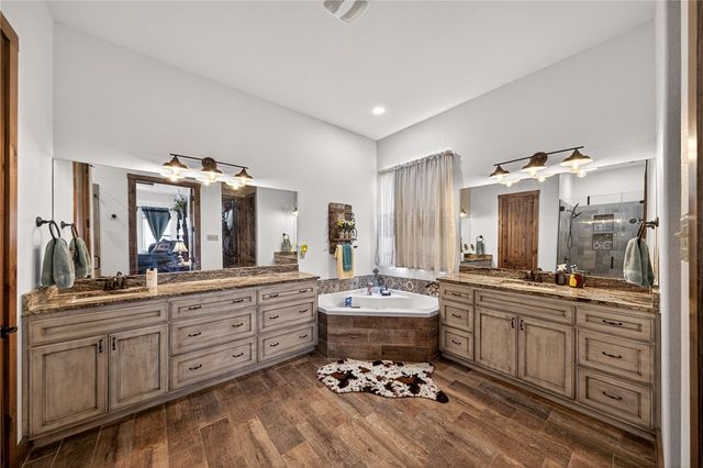 561 Carmel Dr, Sandia, TX 78383