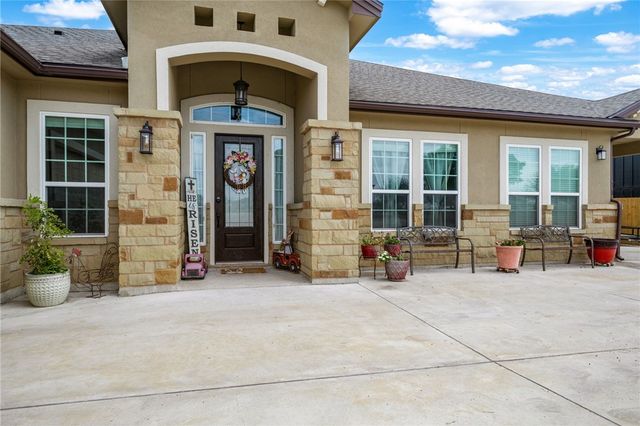 561 Carmel Dr, Sandia, TX 78383