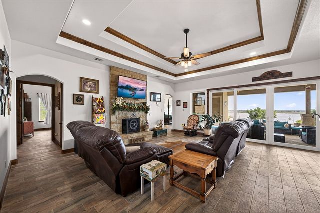 561 Carmel Dr, Sandia, TX 78383