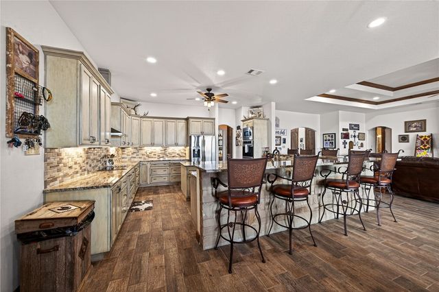 561 Carmel Dr, Sandia, TX 78383