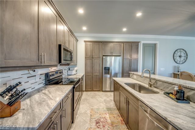 1821 SW 28th LN, Cape Coral, FL 33914