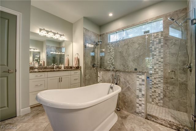 1821 SW 28th LN, Cape Coral, FL 33914