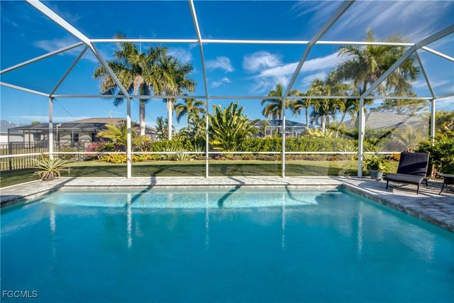 1821 SW 28th LN, Cape Coral, FL 33914