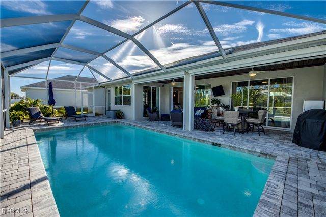 1821 SW 28th LN, Cape Coral, FL 33914