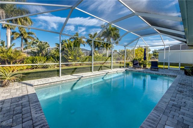 1821 SW 28th LN, Cape Coral, FL 33914