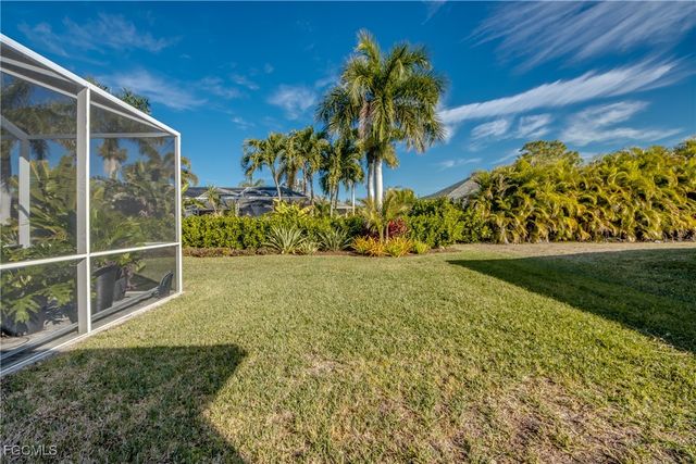 1821 SW 28th LN, Cape Coral, FL 33914