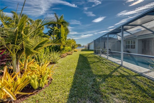 1821 SW 28th LN, Cape Coral, FL 33914