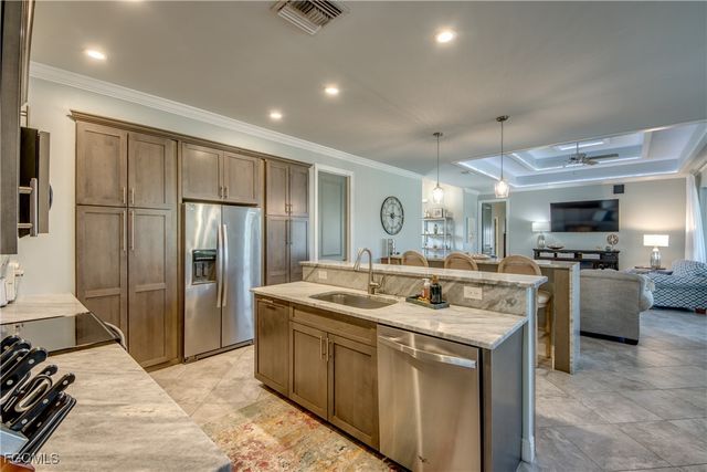 1821 SW 28th LN, Cape Coral, FL 33914