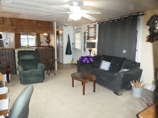 89255 Dellmoor Loop, Warrenton, OR 97146