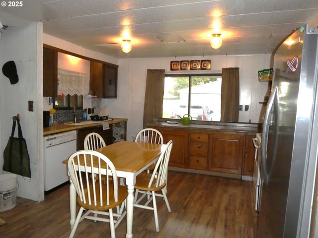 89255 Dellmoor Loop, Warrenton, OR 97146