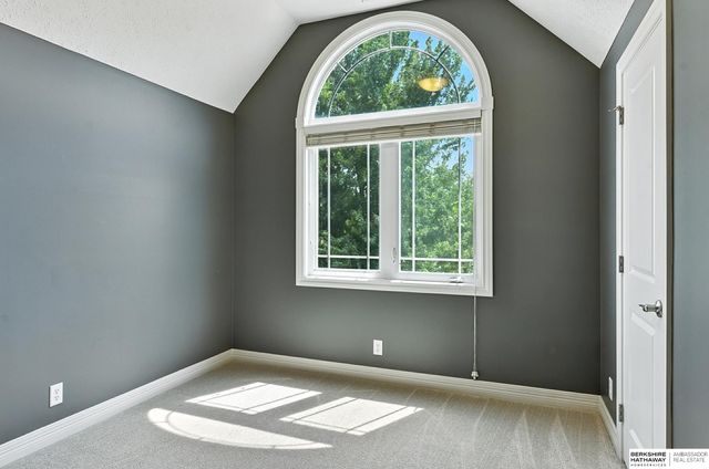 7606 S 195th Street, Gretna, NE 68028