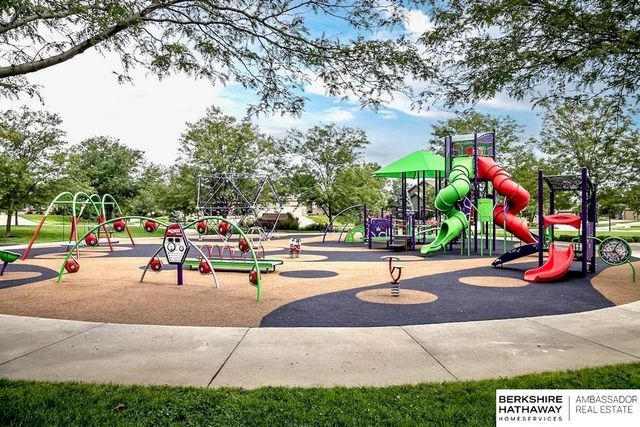 7606 S 195th Street, Gretna, NE 68028